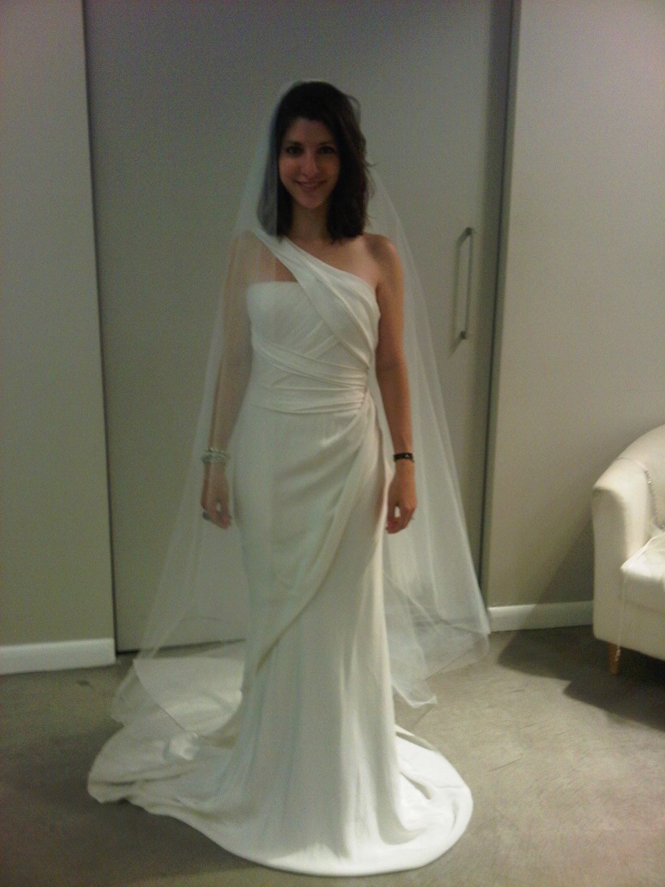  Vera  Wang  Preloved Wedding  Dress  on Sale Stillwhite 