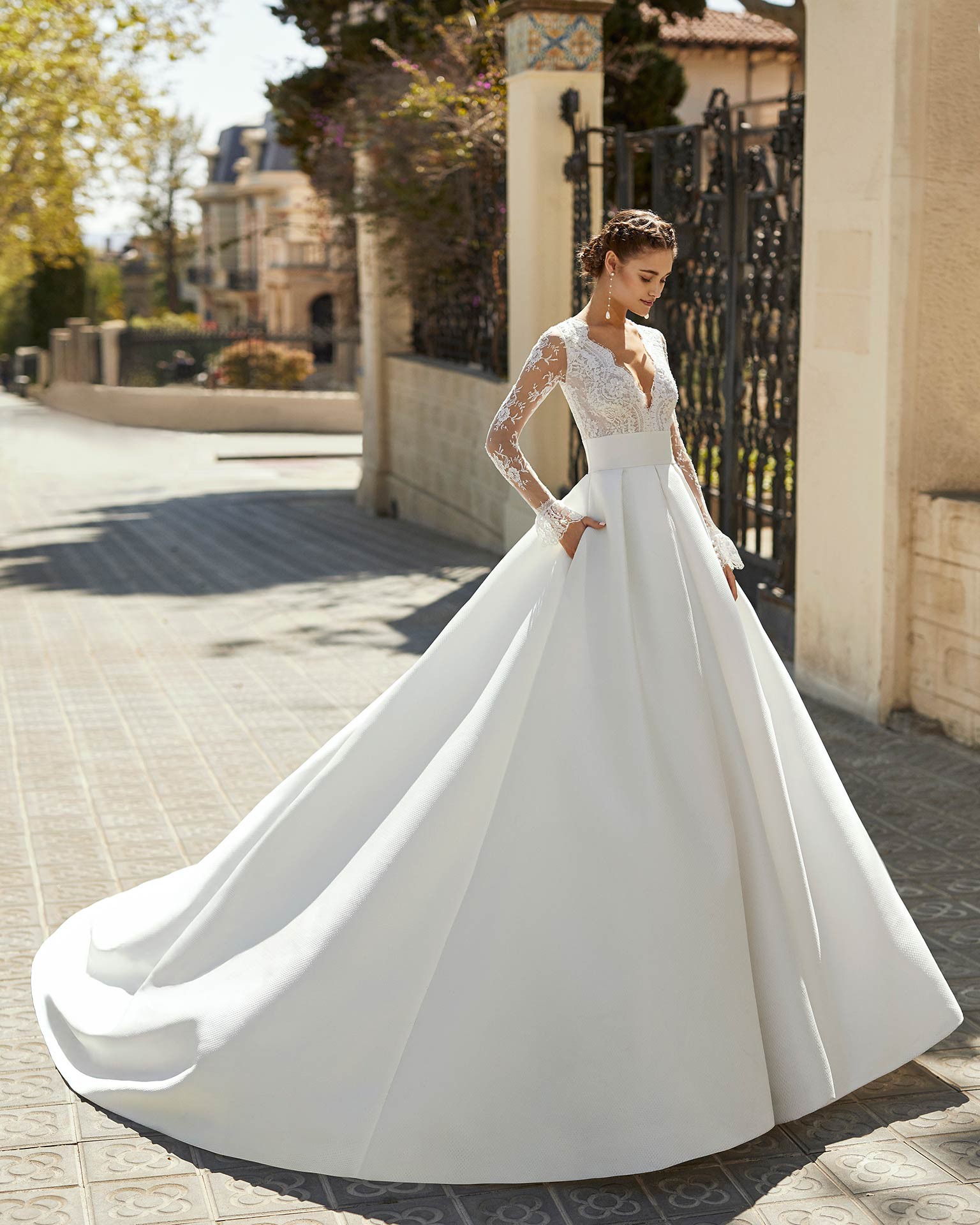 Aire Barcelona, Andrea New Wedding Dress Save 33% - Stillwhite
