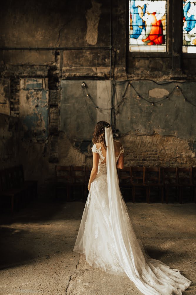 Dramatic Tulle Bridal Veil with Lace