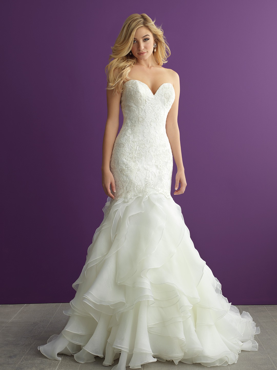  Allure  Bridals  2964 Sample Wedding  Dress  on Sale 30 Off 
