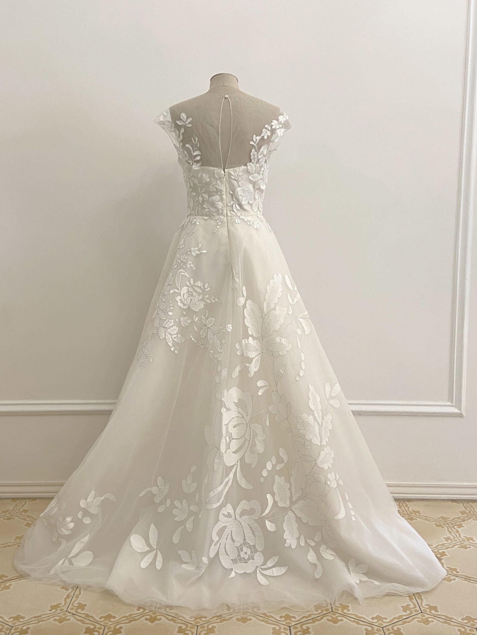 Oscar de la Renta New Dena Gown New Wedding Dress Save 48% - Stillwhite