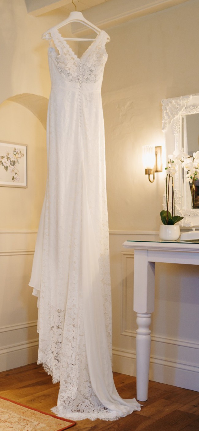 A Timeless Classic: Unveiling the Pronovias Eladia Wedding Dress