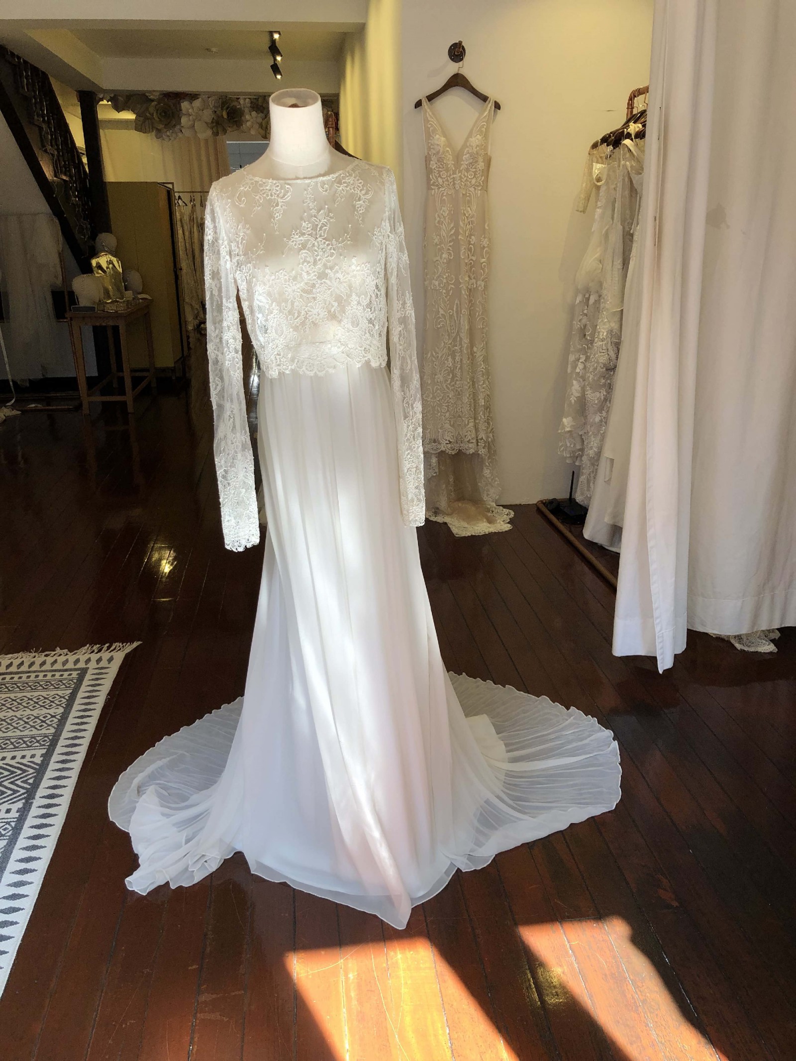 Karen Willis Holmes Tillie top and Natasha skirt Sample Wedding Dress ...