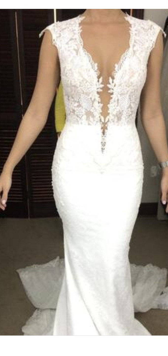 Berta 8 8 Preloved Wedding Dress Save 8   Stillwhite