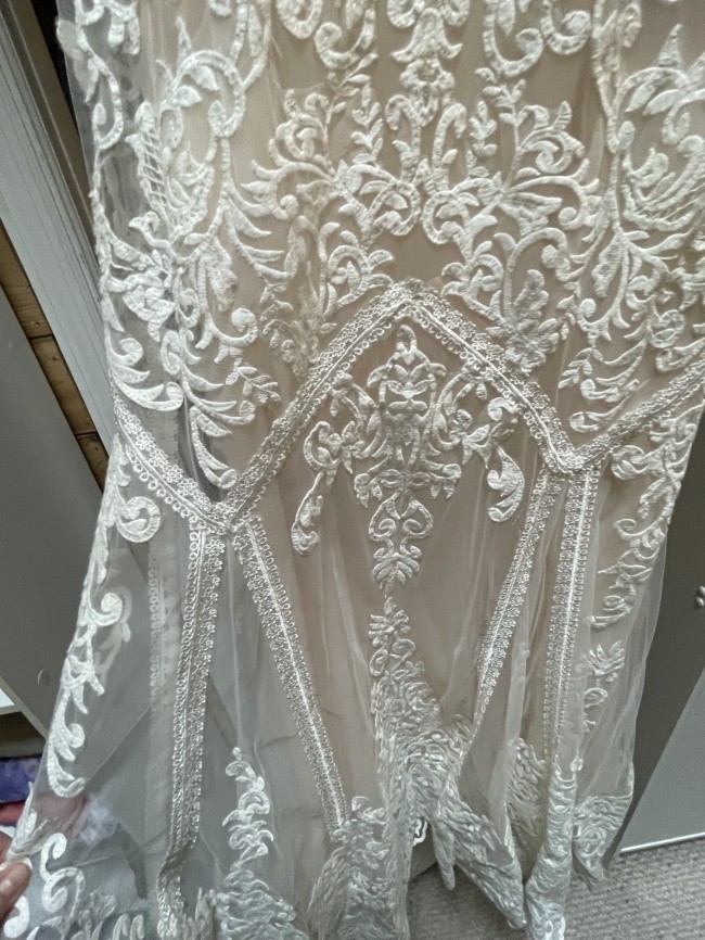 Adrianna Papell Sample Wedding Dress - Stillwhite