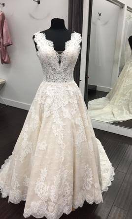 devany pronovias