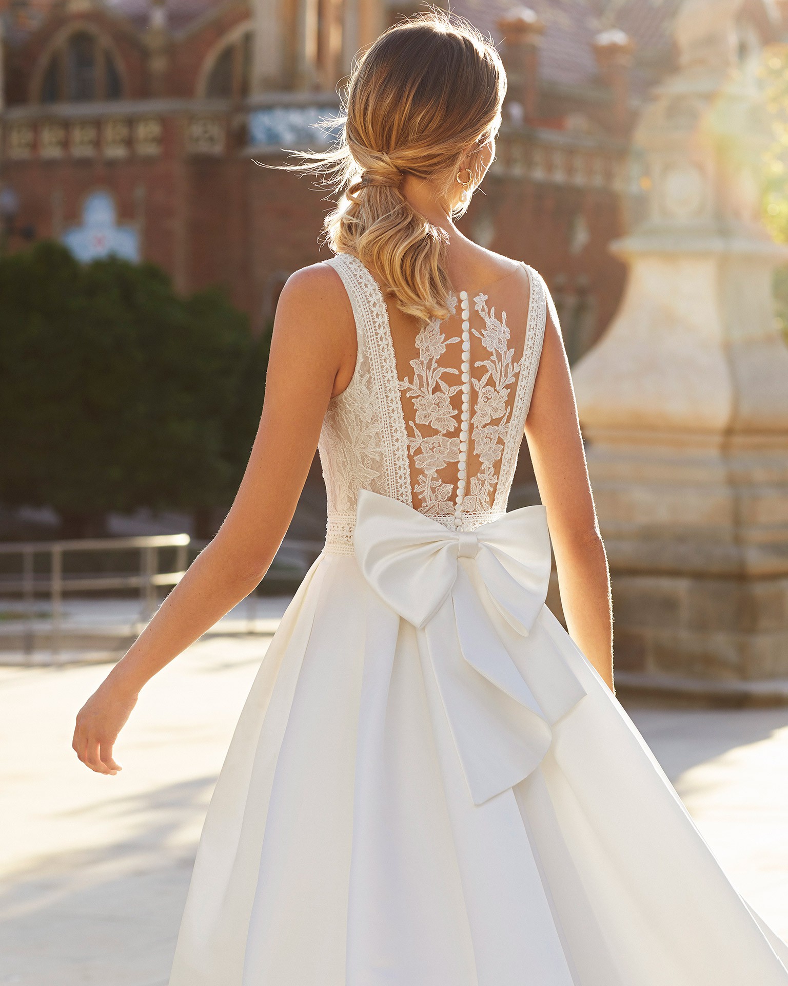 Luna Novias Sample Wedding Dress Save 50% - Stillwhite
