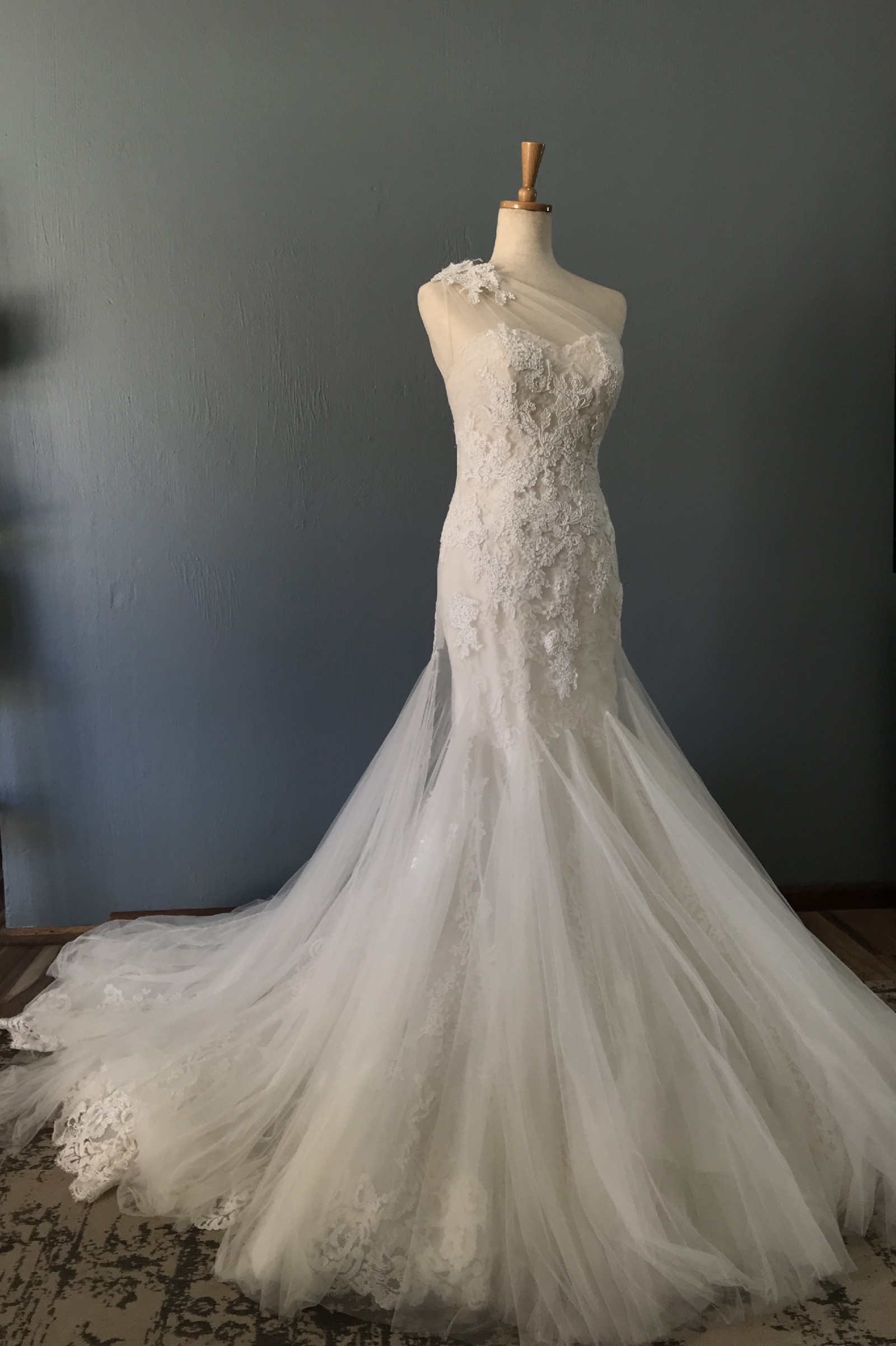 Enzoani Dakota Heli Jacket Used Wedding Dress Save 57% Stillwhite ...