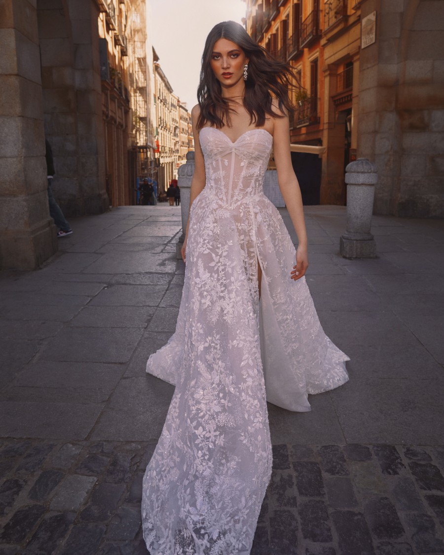 Galia Lahav Galia Lahav