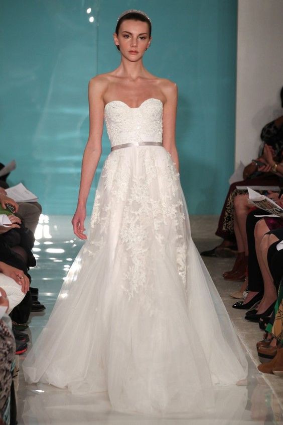 reem acra lace wedding dress