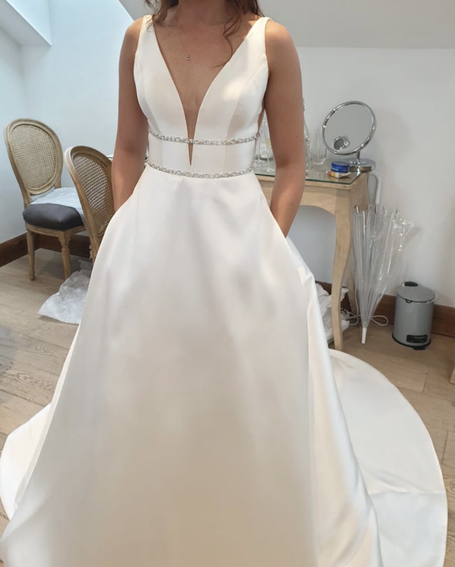enzoani leandra