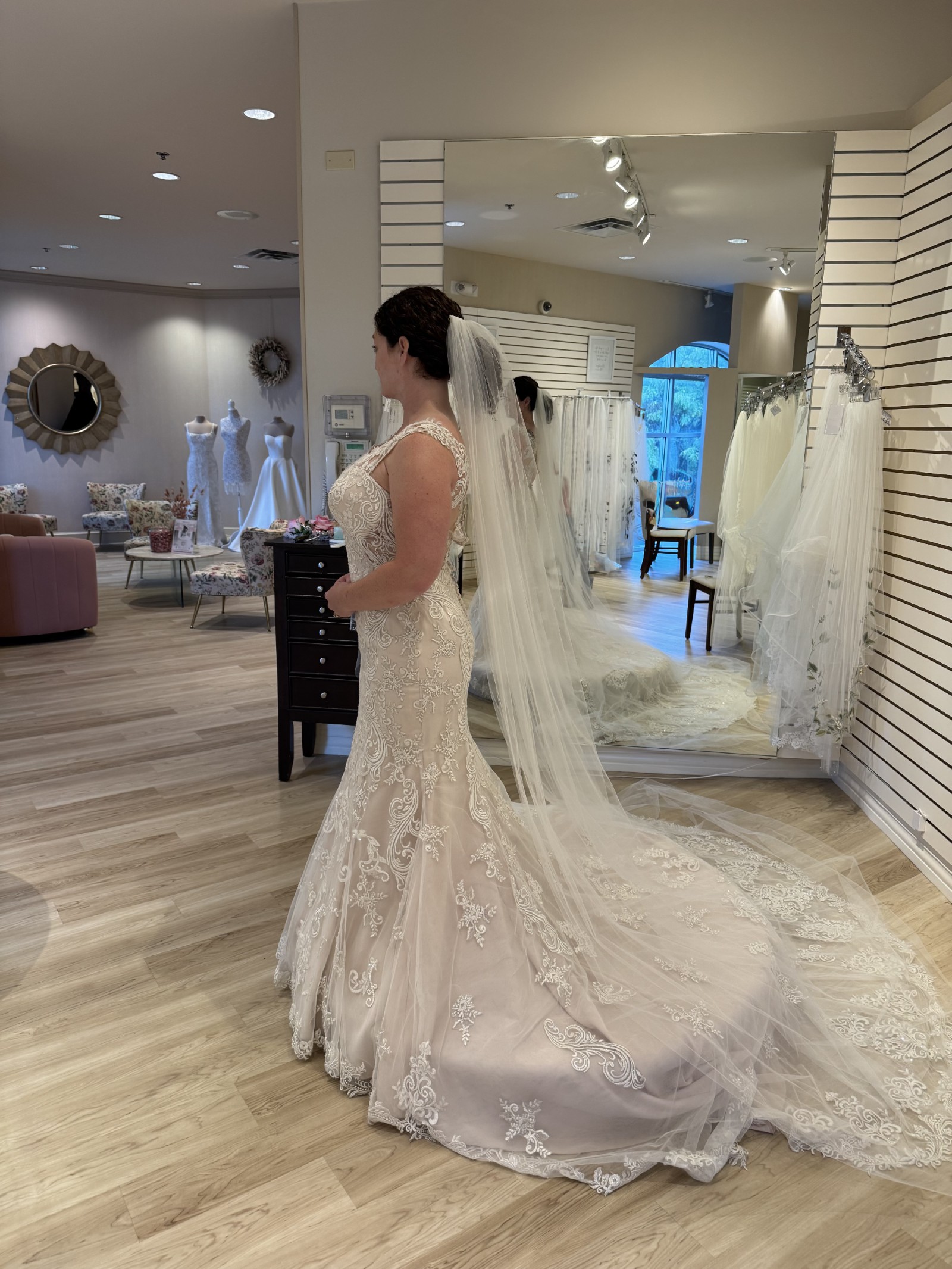 Essense of Australia, D2322 Sample Wedding Dress Stillwhite