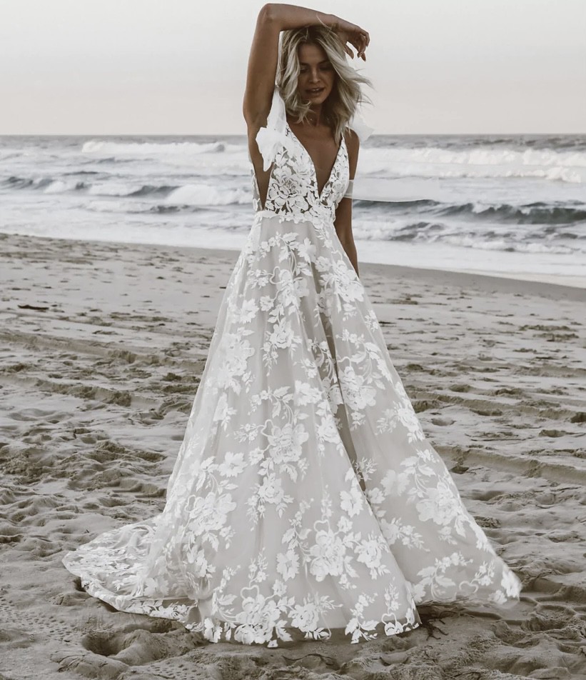 Made With Love Elsie Flowy New Wedding Dress Save 50% - Stillwhite