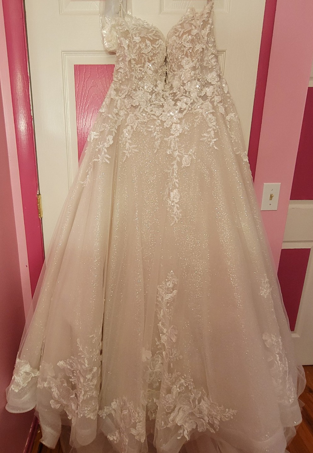 Maggie Sottero, Casey Sample Wedding Dress Save 59% Stillwhite