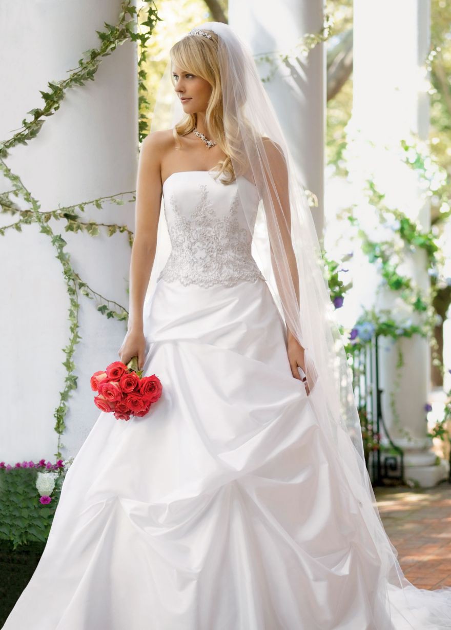 David's Bridal Collection V9202 Used Wedding Dress - Stillwhite
