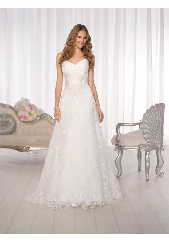 Essense of Australia D1559 Royal Organza and Lace Gown Used Wedding ...