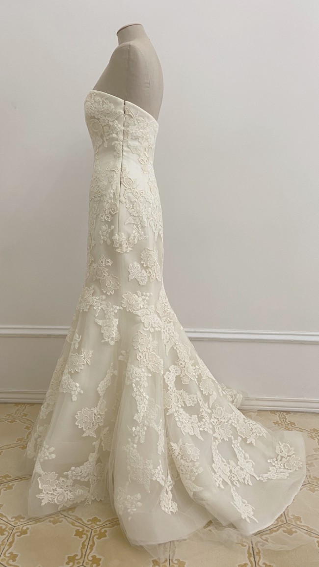 vera wang hilary