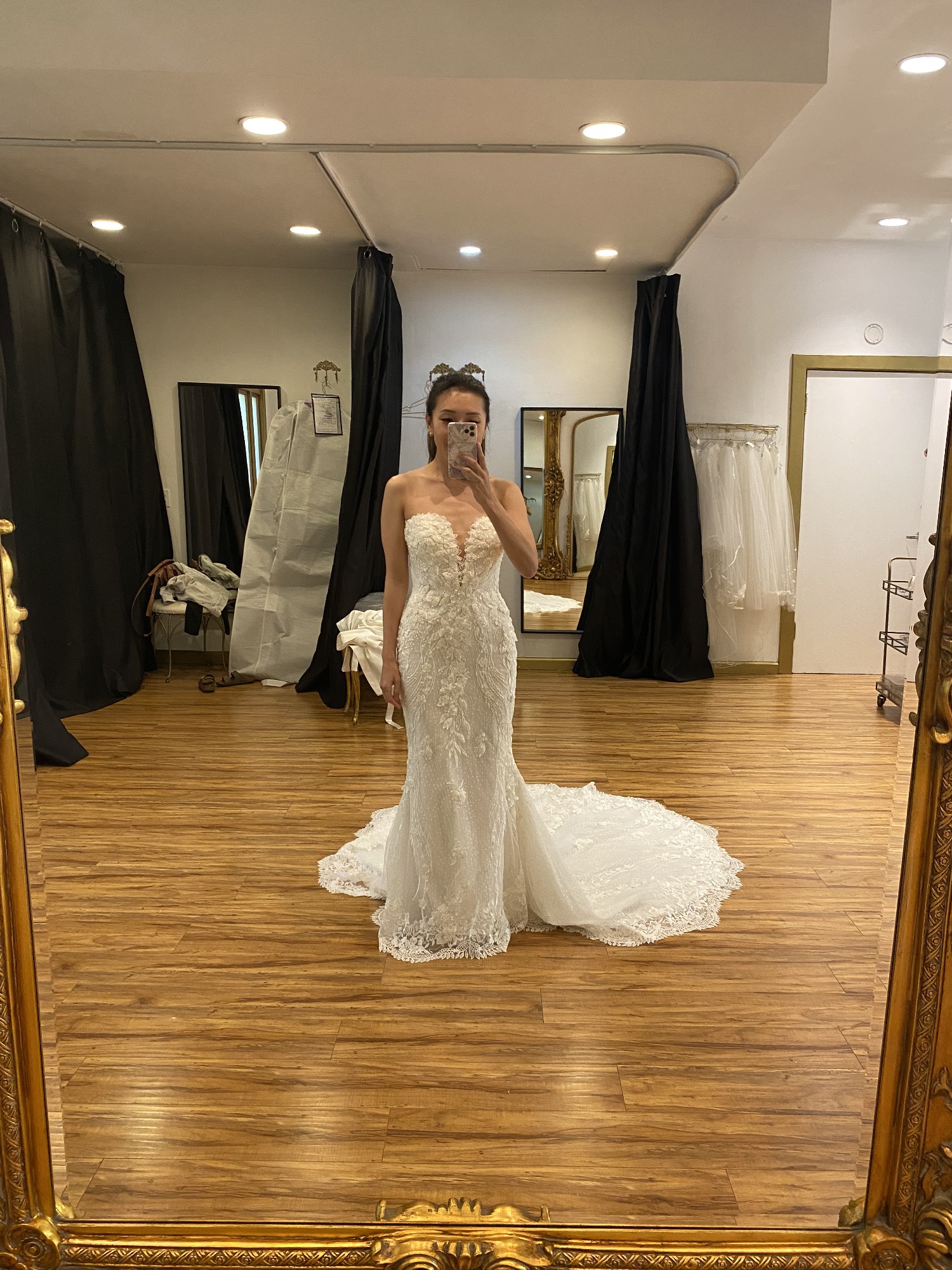 Pronovias Aethra New Wedding Dress Save 20% - Stillwhite