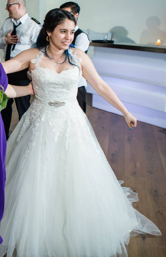 Amanda Wyatt Peonie Preowned Wedding Dress On Sale 72 Off