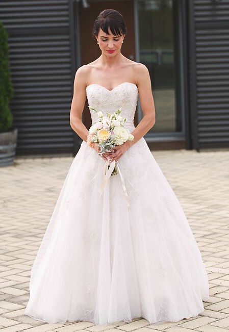 Stella York 6048 Preowned Wedding Dress On Sale 67 Off Stillwhite