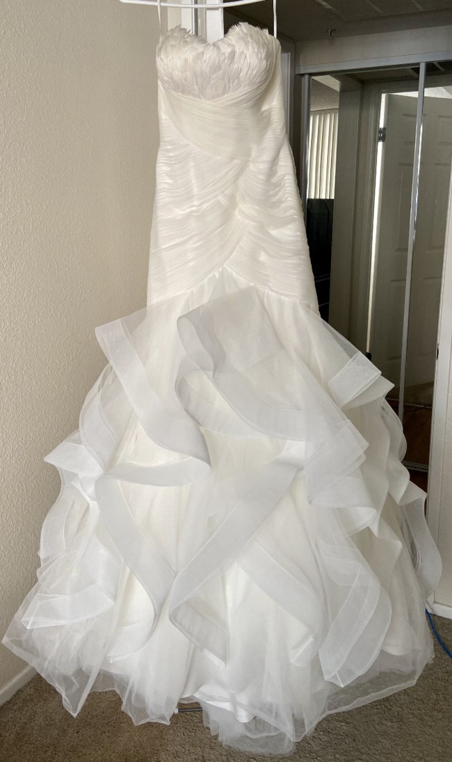 Pronovias Ledurne Used Wedding Dress Save 90% - Stillwhite