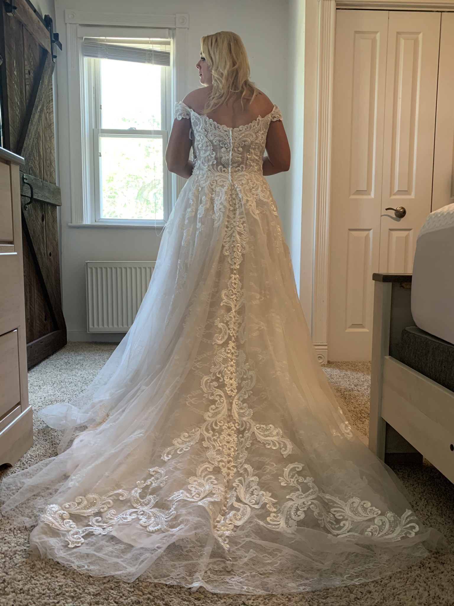 Allure Bridals 9619 Second Hand Wedding Dress Save 50 Stillwhite