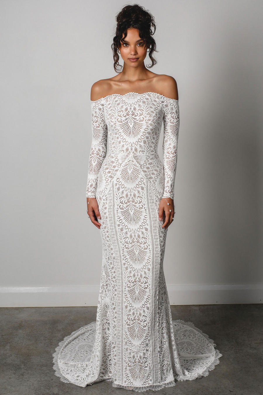30 Luxe Lace Wedding Gowns – Stillwhite Blog