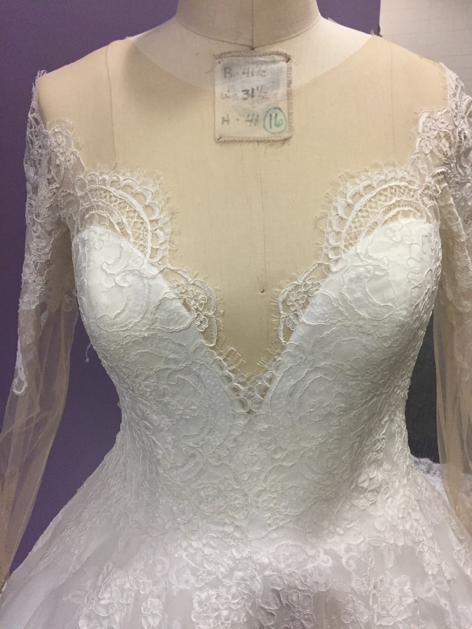 Allure Bridals Style #9366 New Wedding Dress Save 38% - Stillwhite