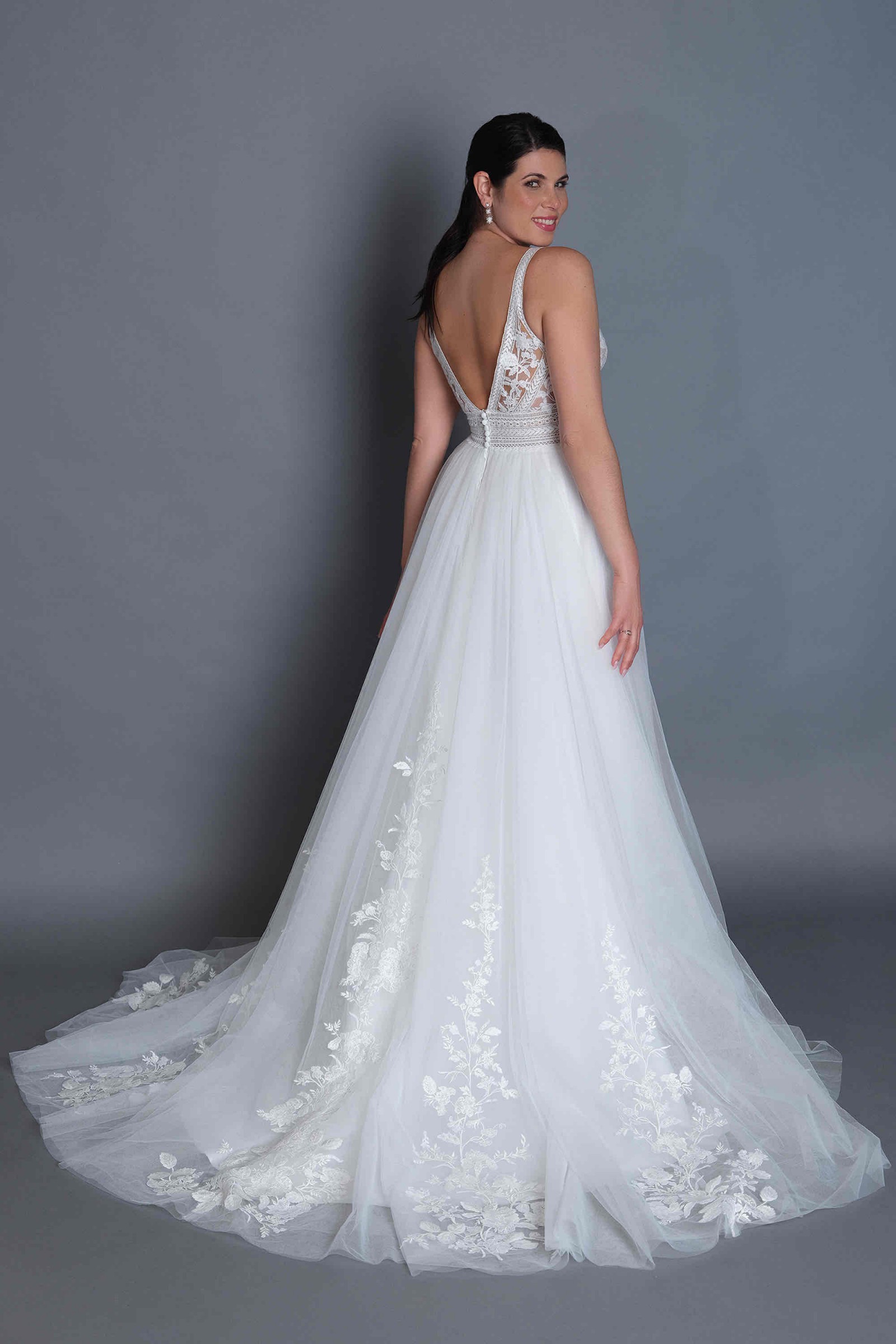 Lillian West Sample Wedding Dress Save 80% - Stillwhite