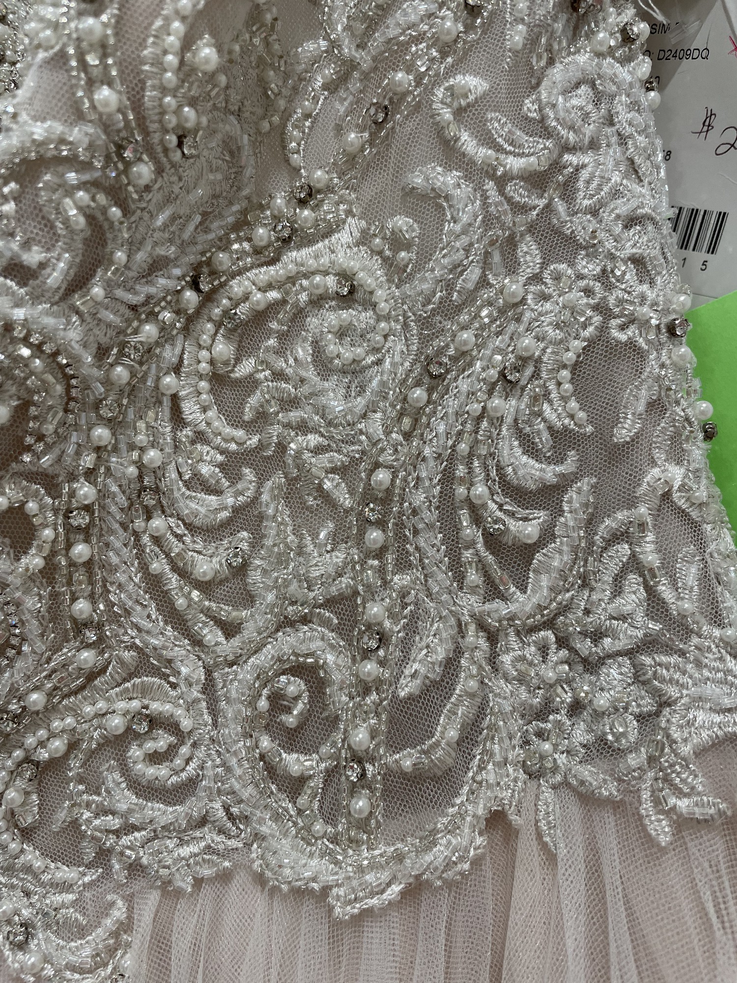 Essense of Australia D2409 Sample Wedding Dress Save 86% - Stillwhite