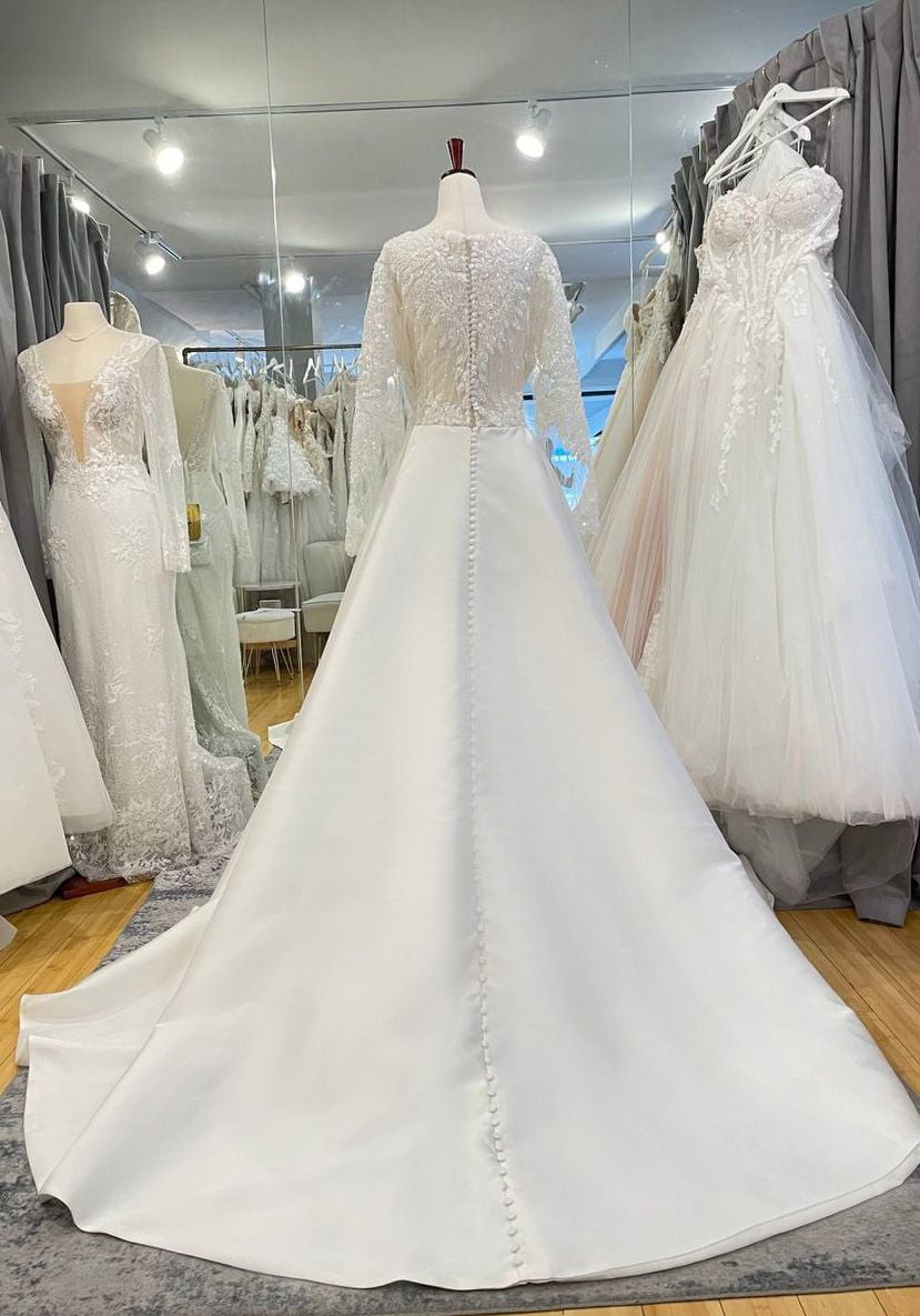 Elena Novias, 658