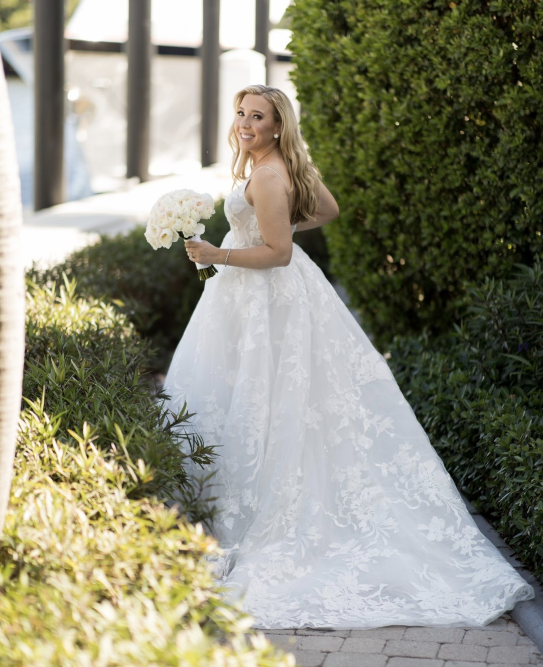 maeve lace dress monique lhuillier Monique Lhuillier, Maeve Lace Dress Used Wedding Dress Save 62%