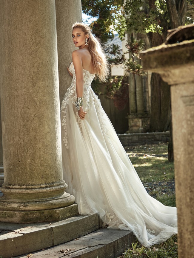 galia lahav still white