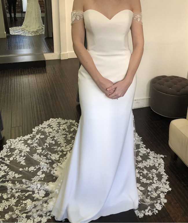 syrinx dress pronovias
