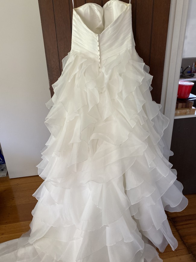 allure bridal 8862