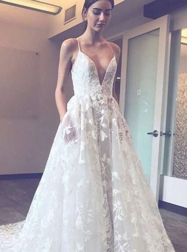 Blush by Hayley Paige Fleur De Lis with matching veil New Wedding Dress ...