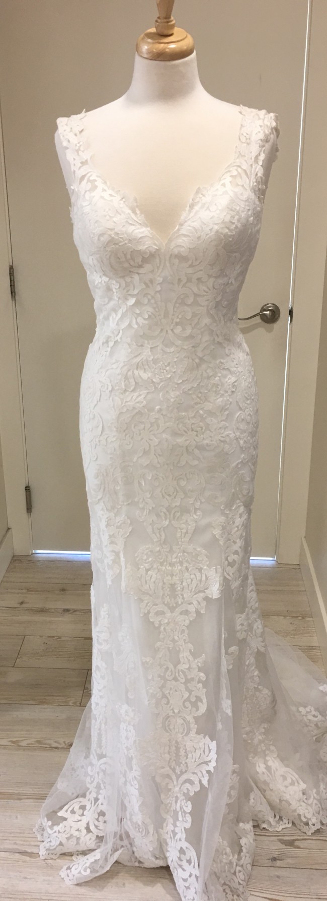 Essense of Australia Sample Wedding Dress Save 30 Stillwhite