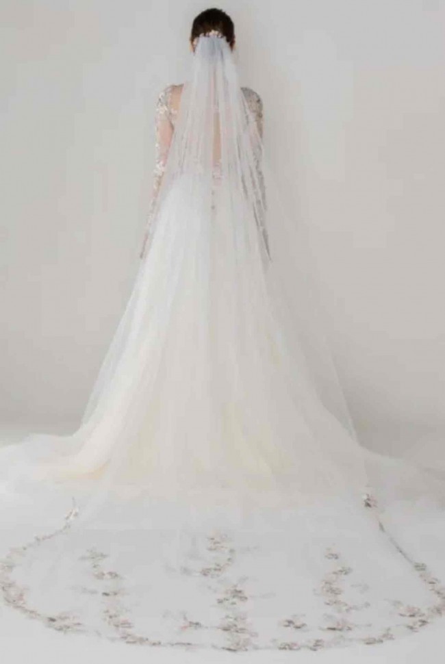 CocoMelody Sample Wedding Dress Save 50% - Stillwhite