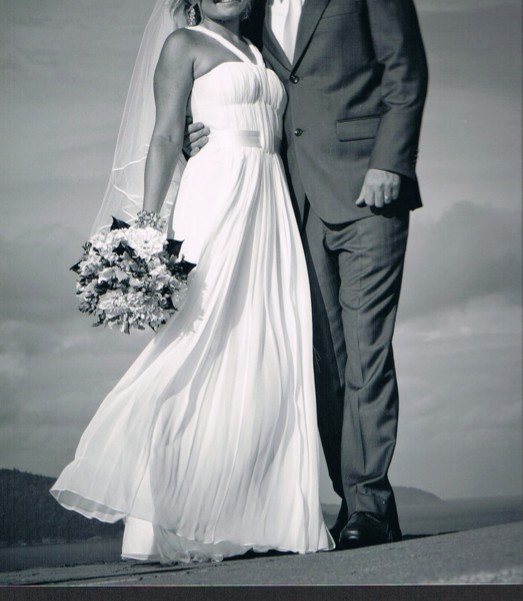 Lisa Ho Used Wedding Dress Save 80% - Stillwhite