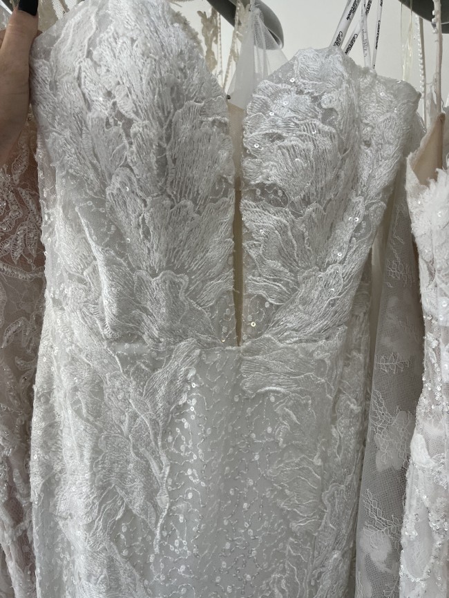 Calla Blanche Sample Wedding Dress Save 25 Stillwhite