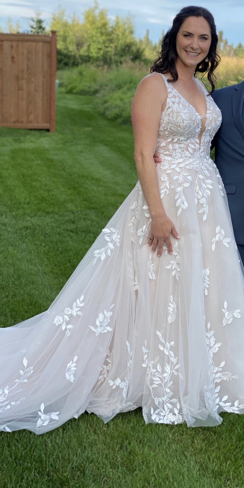 Essense of Australia D3023 Preowned Wedding Dress Save 49% - Stillwhite