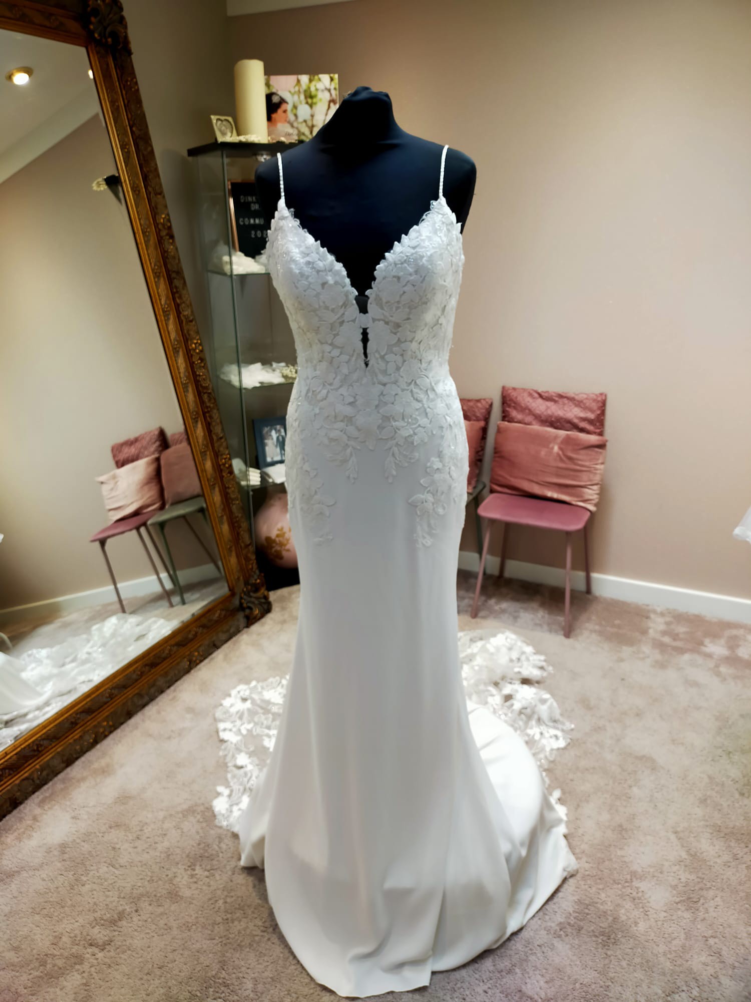 Enzoani Pearl L New Wedding Dress Save 42 Stillwhite