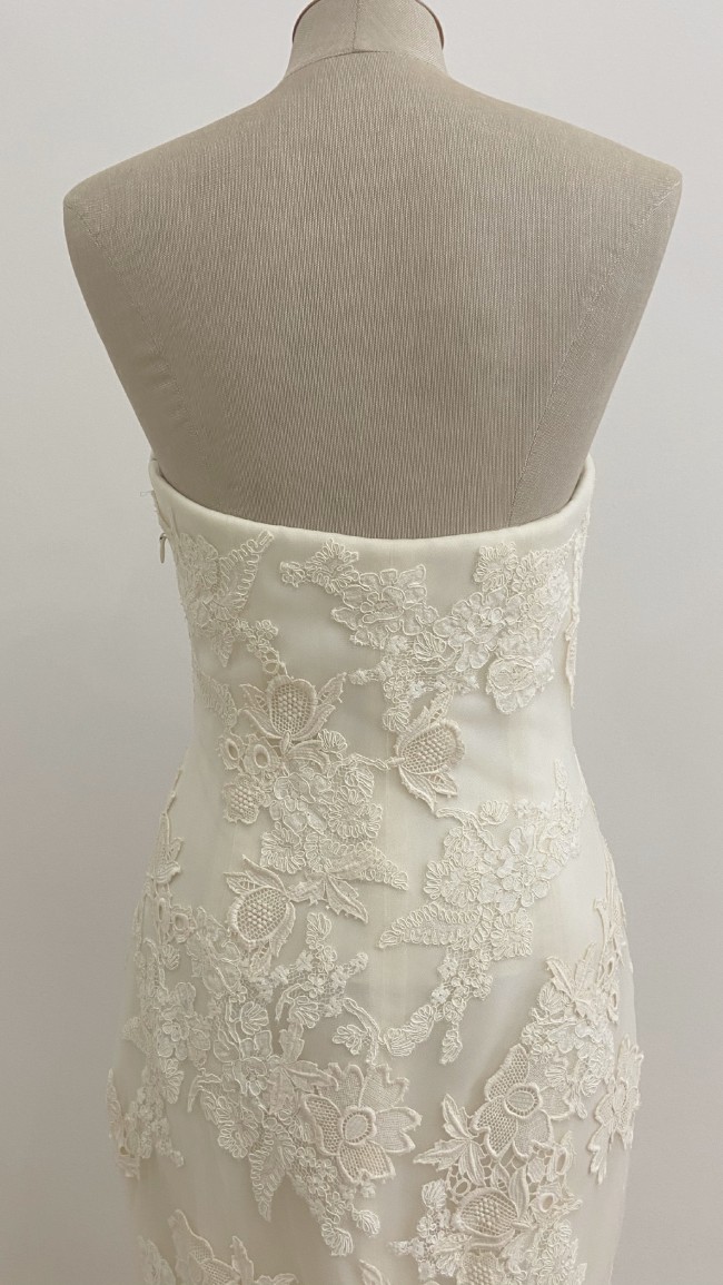 vera wang hilary