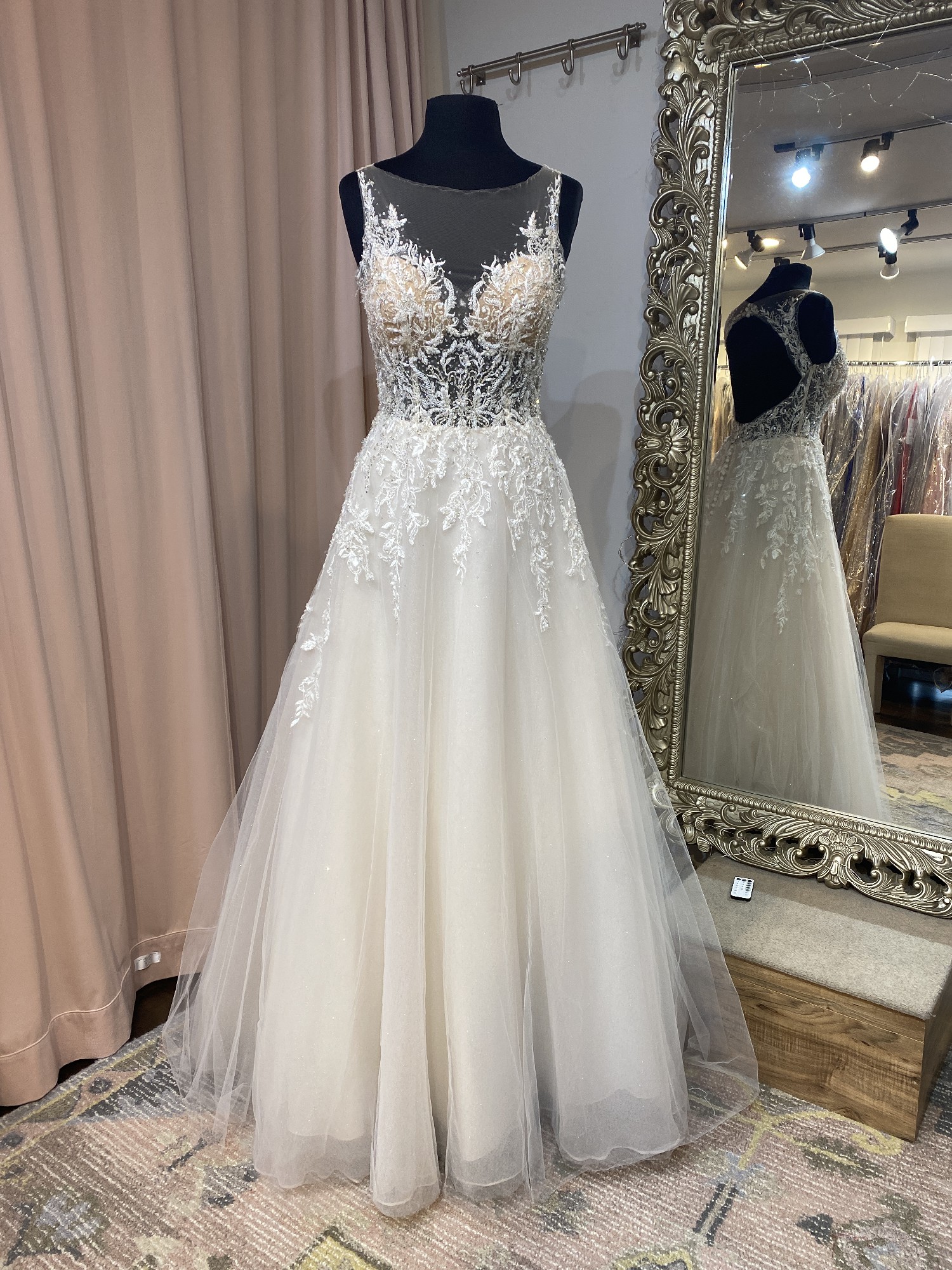 Wedding Dress Model 2037