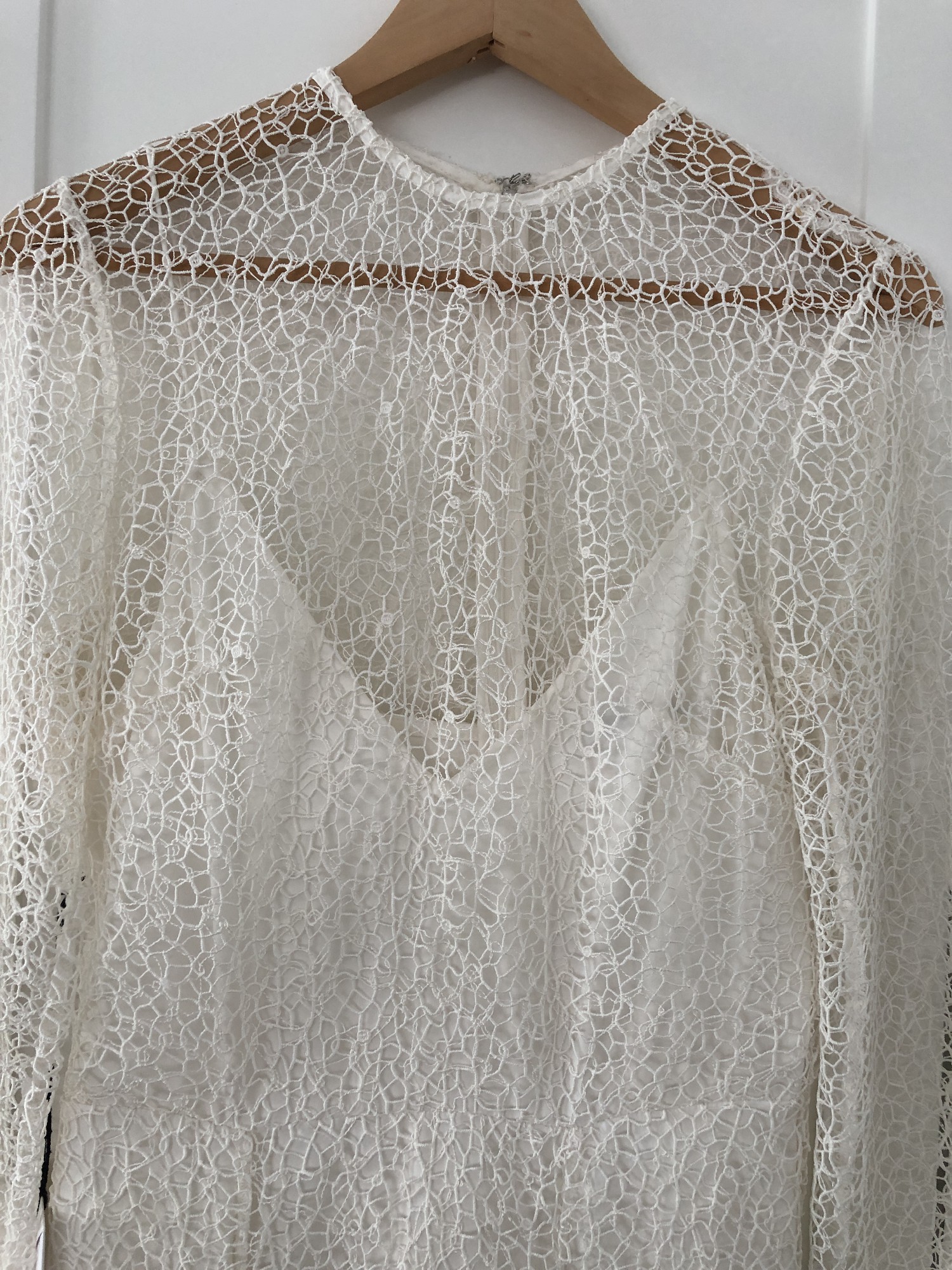 Camilla and Marc Filigree lace long sleeve dress Second Hand Wedding ...