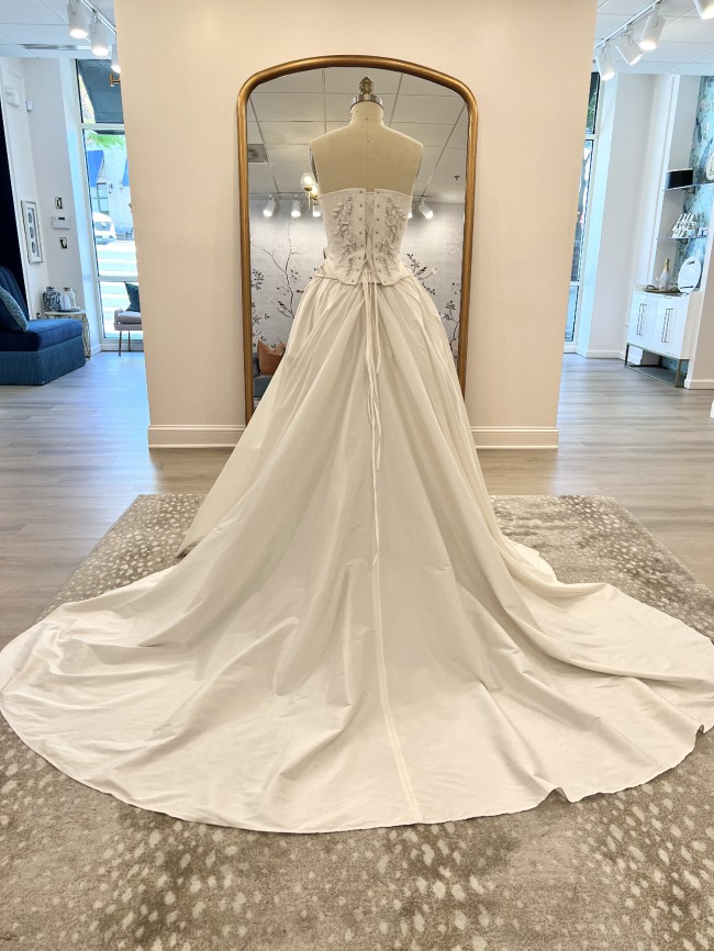 Kim Kassas Couture Sample Wedding Dress Save 28 Stillwhite