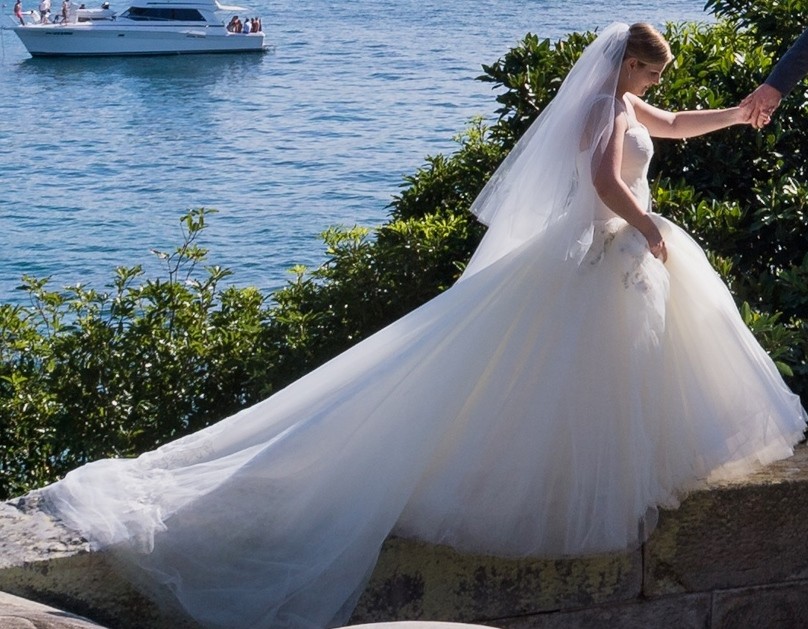 Vera Wang Lisa Used Wedding Dress Save 61% - Stillwhite