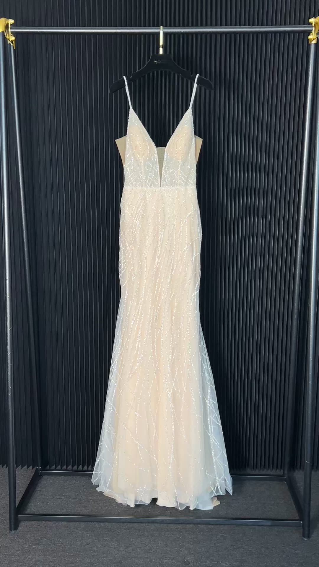 Pronovias, RIHANNA