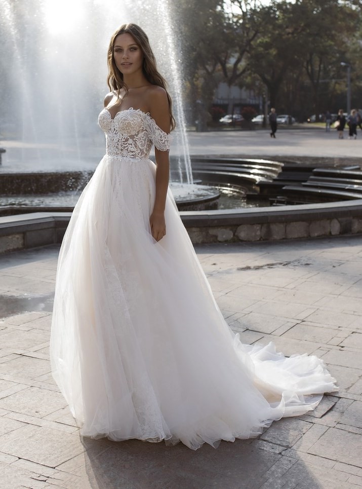 Riki Dalal LiRi, Melody New Wedding Dress Save 64% - Stillwhite