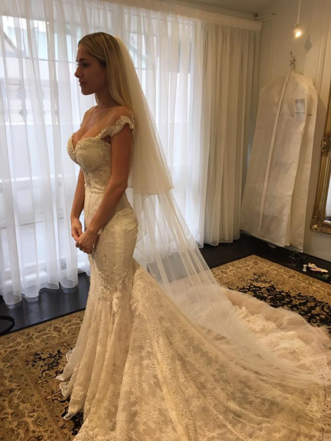 galia lahav still white